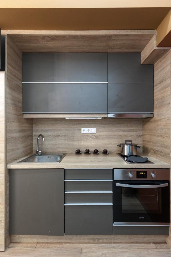 Kazinczy 10 With 3 Bedrooms * Boedapest