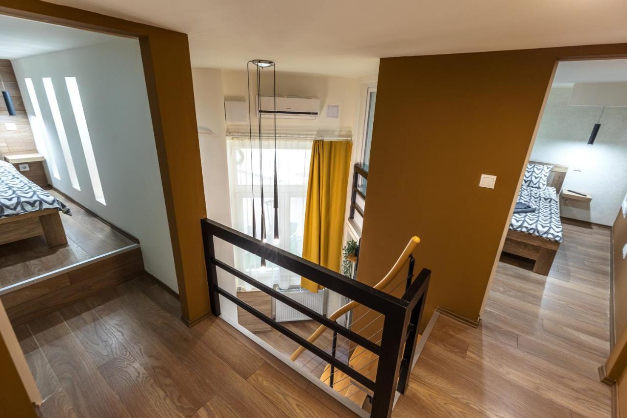 Kazinczy 10 With 3 Bedrooms Boedapest