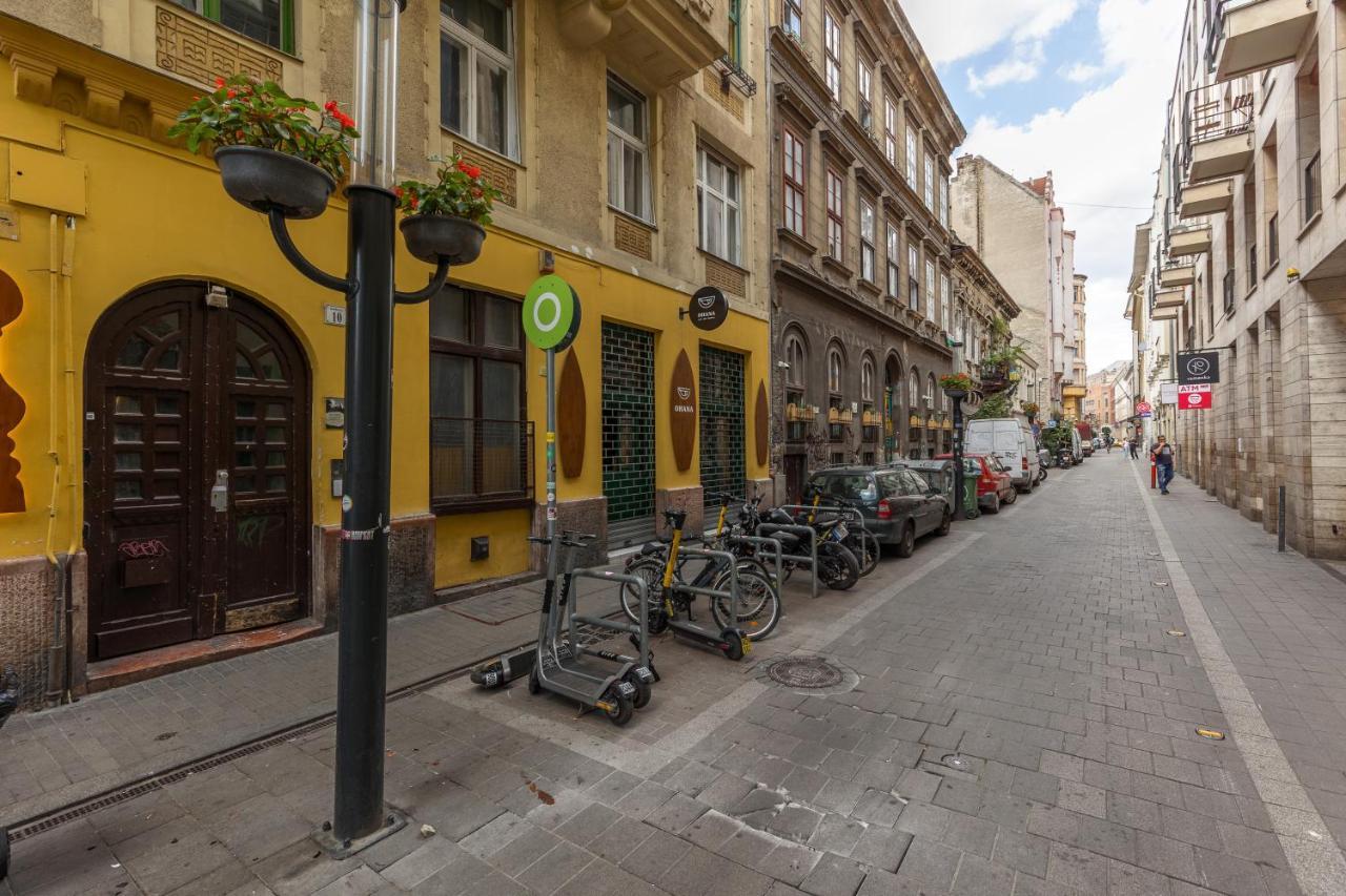 Appartement Kazinczy 10 With 3 Bedrooms Boedapest